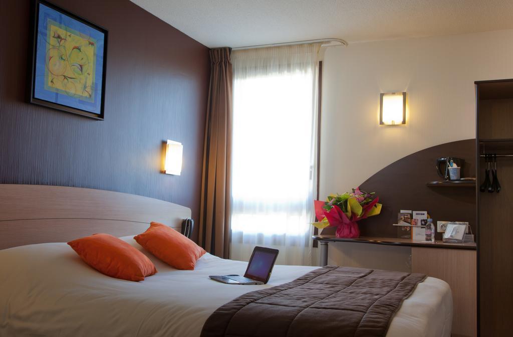 Kyriad Niort-Espace Mendesfrance Ngoại thất bức ảnh