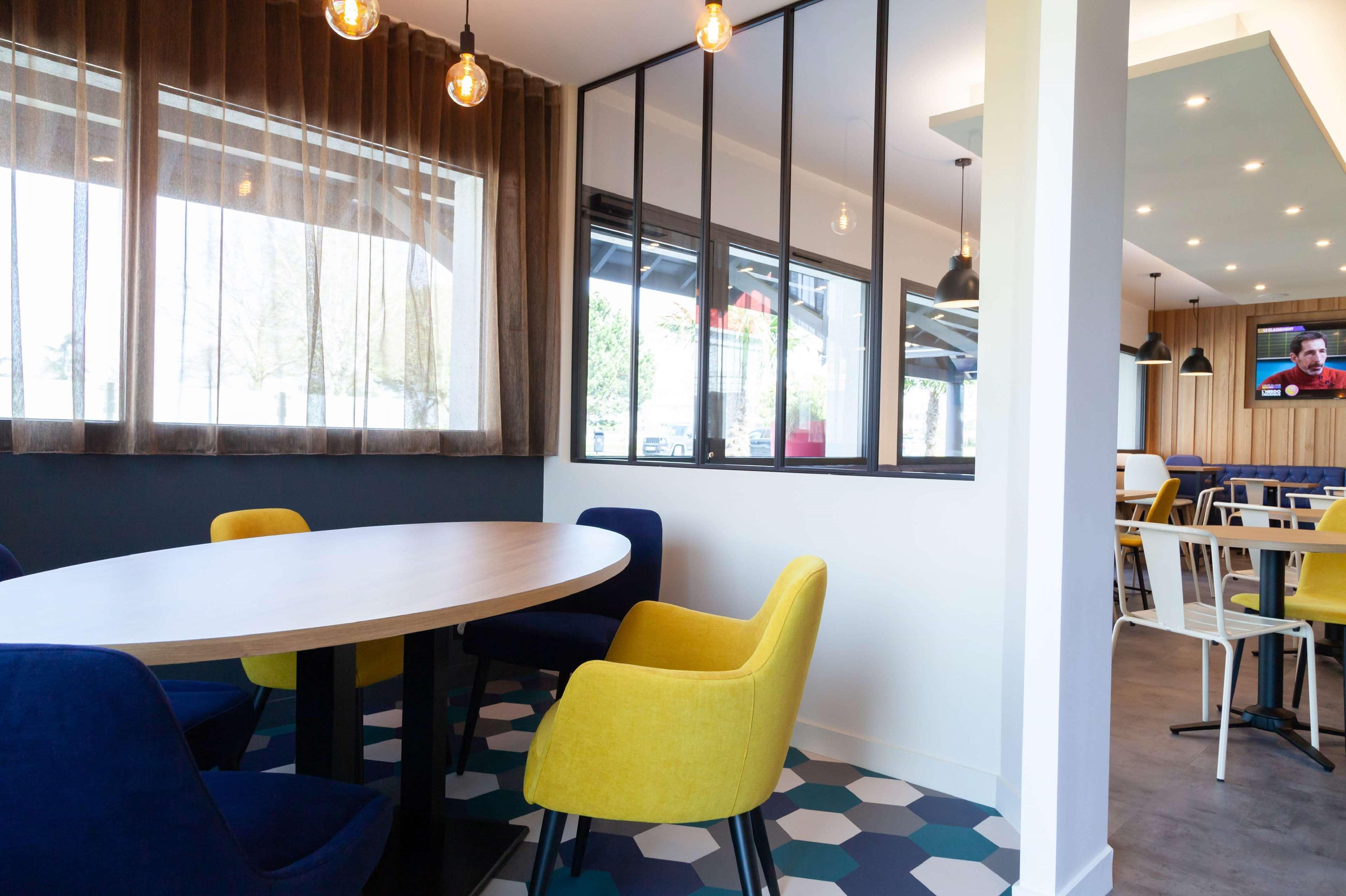 Kyriad Niort-Espace Mendesfrance Ngoại thất bức ảnh