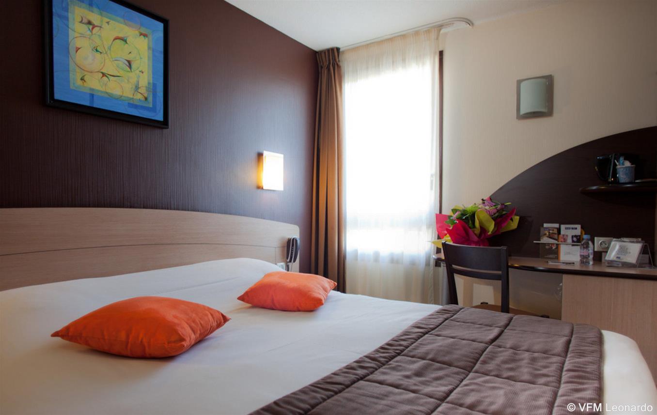 Kyriad Niort-Espace Mendesfrance Ngoại thất bức ảnh