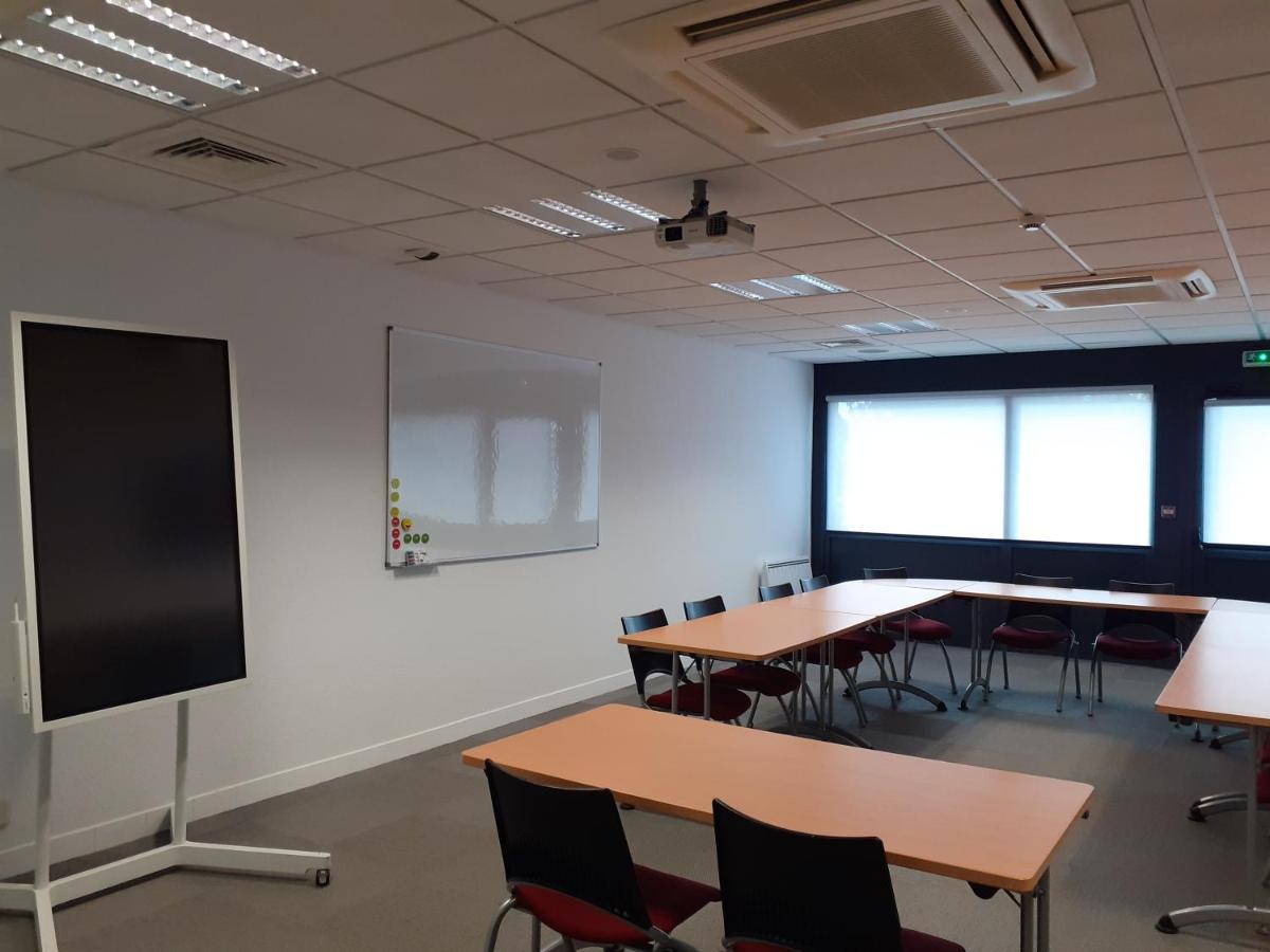 Kyriad Niort-Espace Mendesfrance Ngoại thất bức ảnh